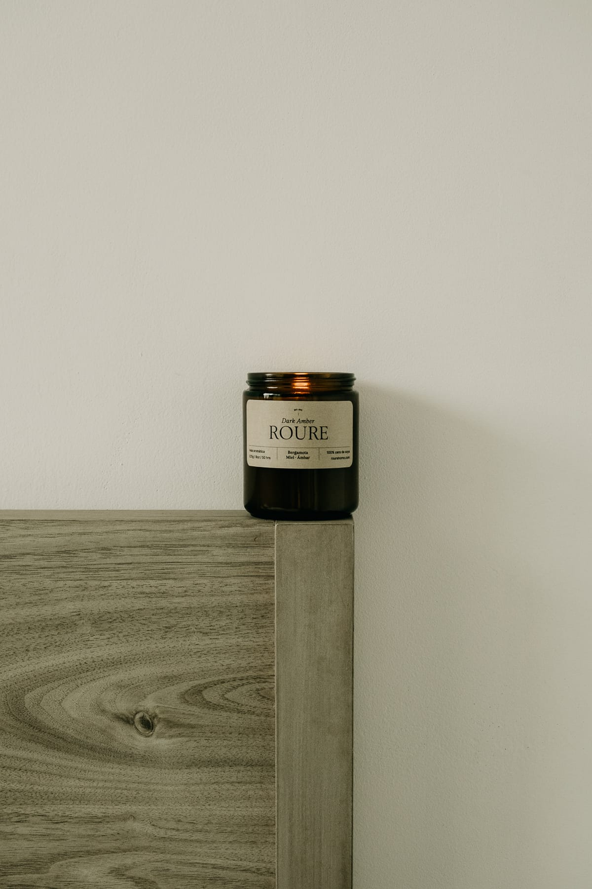 Vela Dark Amber | Bergamota + Miel + Ámbar